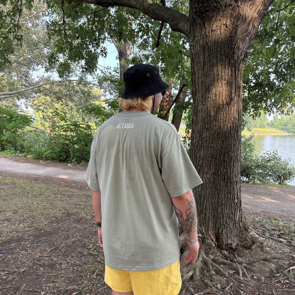 T - SHIRT - BOXY FIN - Taiga Board