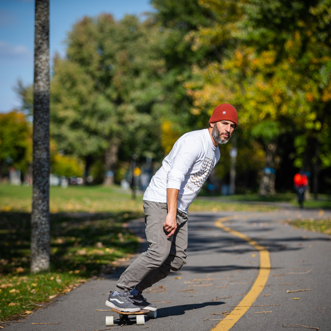 Carving on the Longboard skate from TAIGA