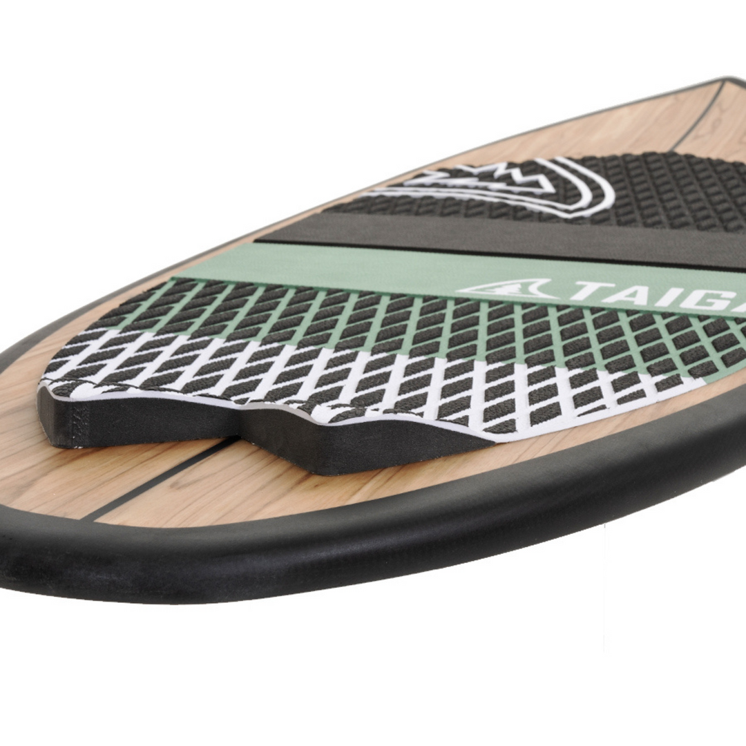 Kick tail of the Carbon Black Skim 4'8 - Wakesurf from TAIGA