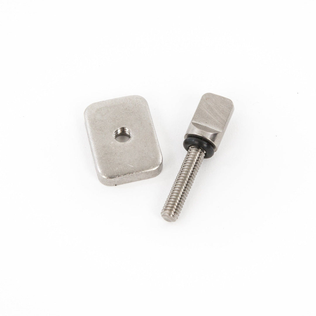 SCREW AND PLATE FOR CENTRAL FIN (INFLATABLE PADDLE BOARD) - Taiga Board